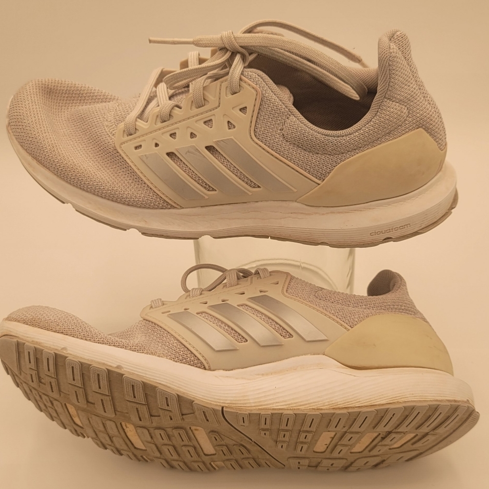 Women's Adidas cloudfoam adiwear sneakers size 9